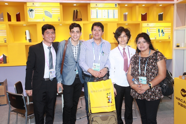 mg冰球突破铝业参展117届春交会