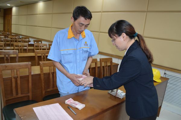 运气无情人世有爱——mg冰球突破全体员工踊跃为难题职工捐钱