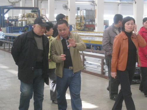 “百日会战”时代,市各级向导多次莅临我公司旅行考察