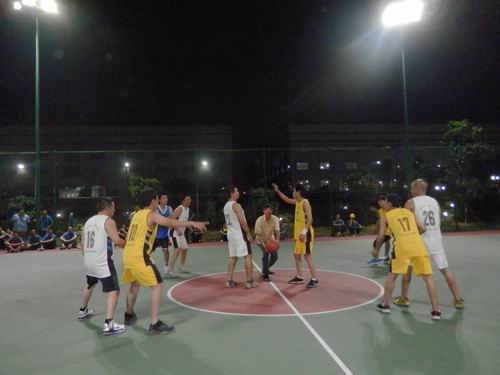 mg冰球突破庆中秋佳节，，，，，员工齐为祖国庆生