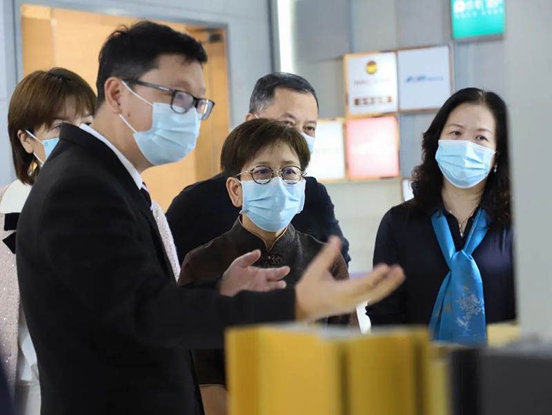 �n���ϬF���ɤ@��Y�{�ة����Φҹ��y