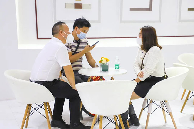 卓越之“铝”，，，，，，，尽在mg冰球突破!mg冰球突破集团闪灼第28届铝门窗幕墙新产品展览会