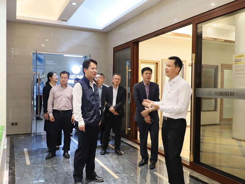 南海区政府向导一行莅临mg冰球突破集团调研考察（二）