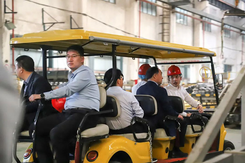 洛阳市人大副主任,新安县委书记宗国明一行莅临mg冰球突破集团调研考察