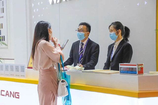 卓越之“铝”，，，，，，，尽在mg冰球突破!mg冰球突破集团闪灼第28届铝门窗幕墙新产品展览会