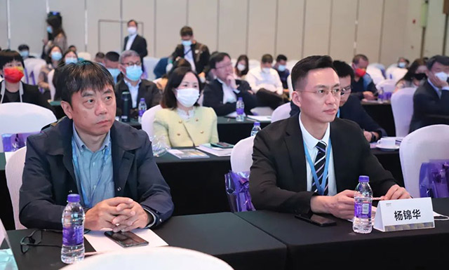 mg冰球突破集团销售总司理刘洪之、副总司理杨锦华代表出席活动