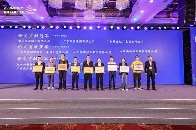 �ة����ΰ��`�u�{�v���[�L�a��s�W�M�a