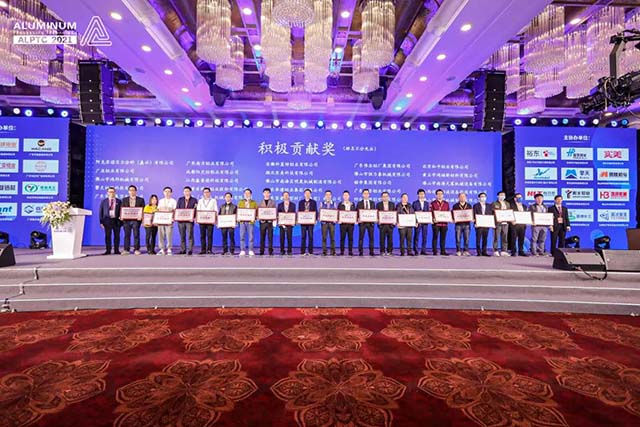 �ة����ΰ��`�u�{�v���[�L�a��s�W�M�a