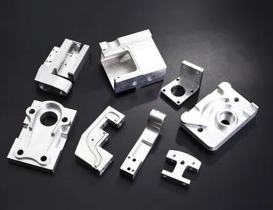 铝型材厂家与铝型材深加工生产厂家有什么纷歧样?