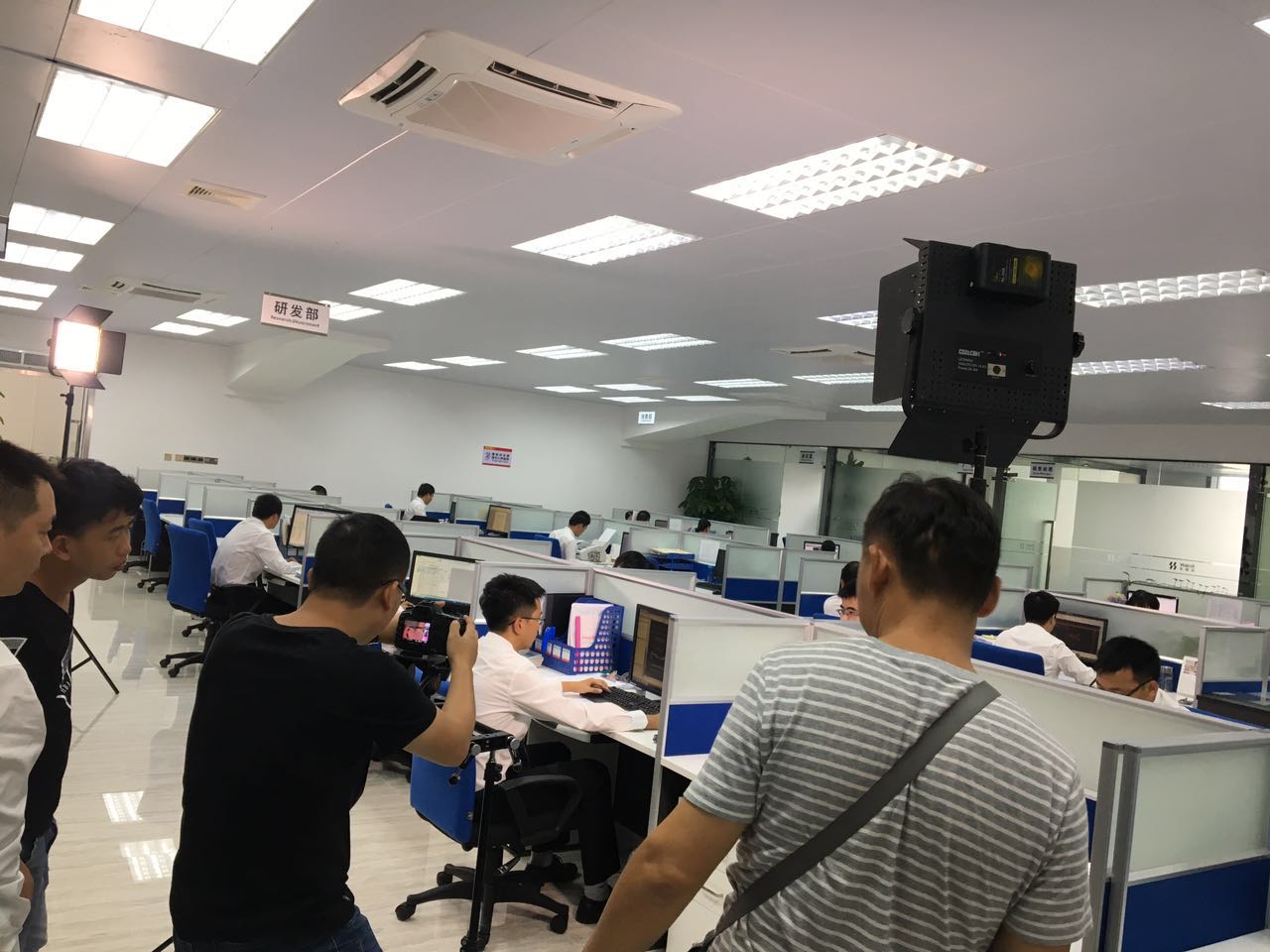 mg冰球突破·豪华版(试玩)官方网站